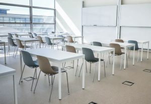 Klassenzimmerstühle